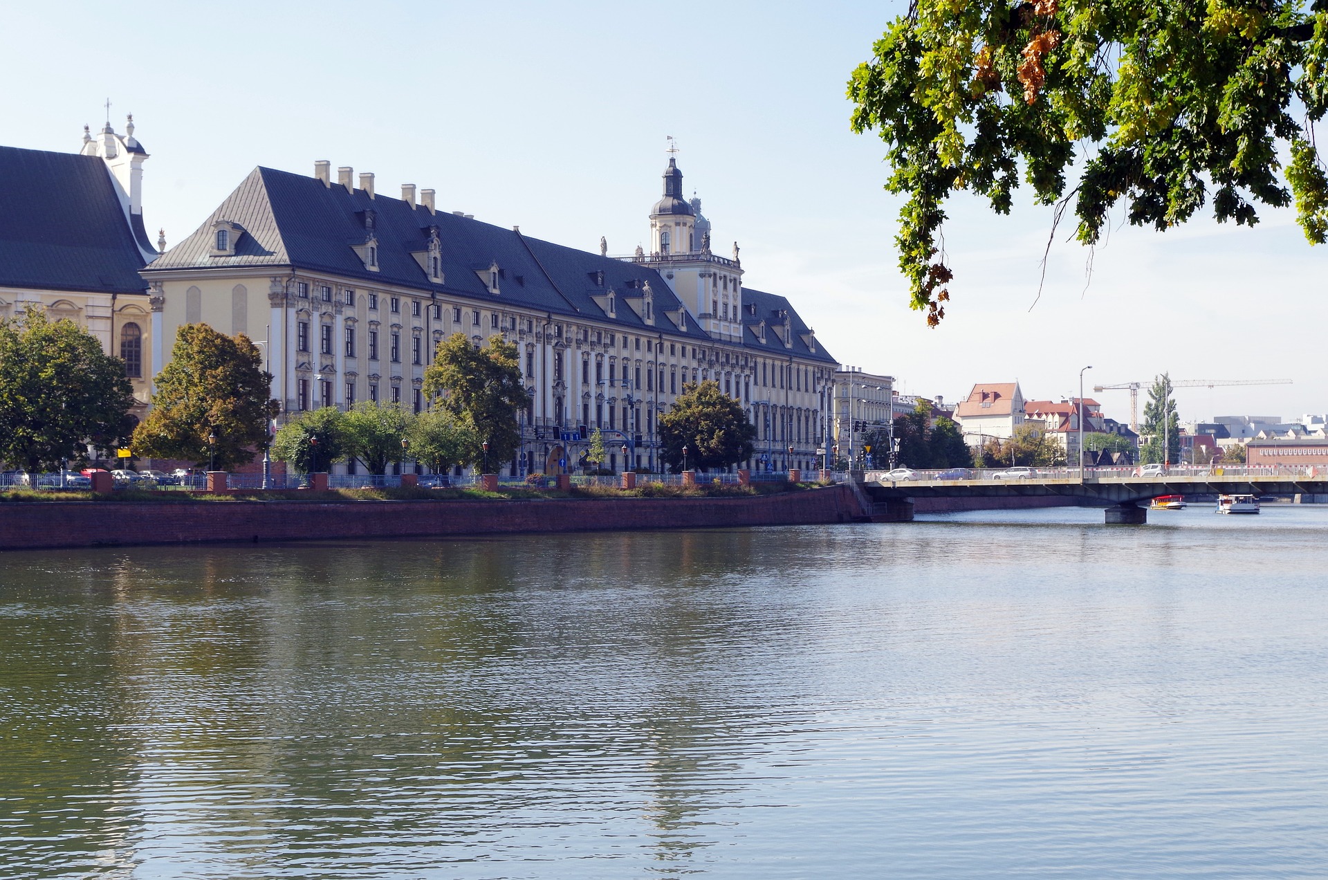 Oder River Kayaking Guide: Discover Rental Locations and Guided Tours in Wrocław