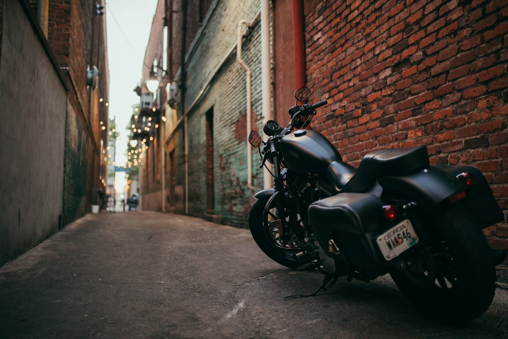 Rent a motorcycle in Lisbon